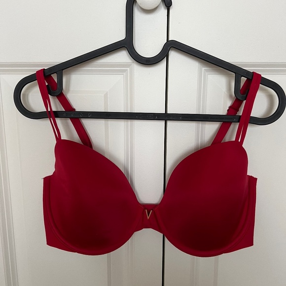 Victoria Secret 34DD - Picture 1 of 4